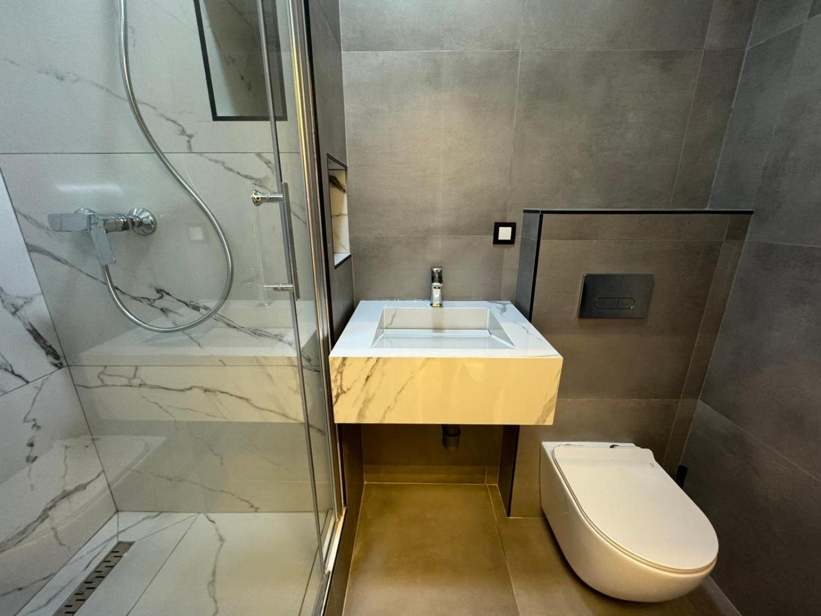 Gigi Apartment By Eluxory Skopje Bagian luar foto