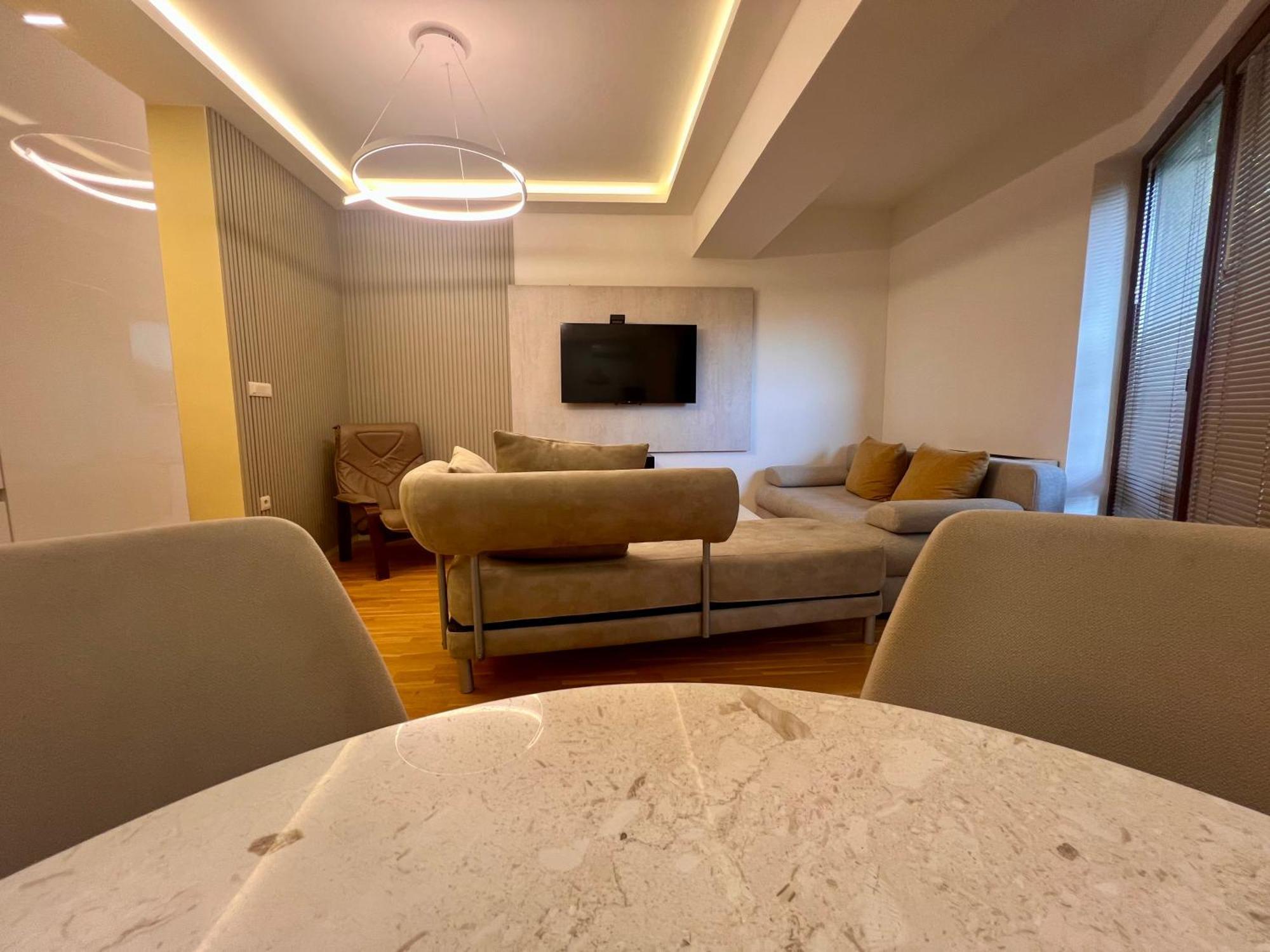 Gigi Apartment By Eluxory Skopje Bagian luar foto
