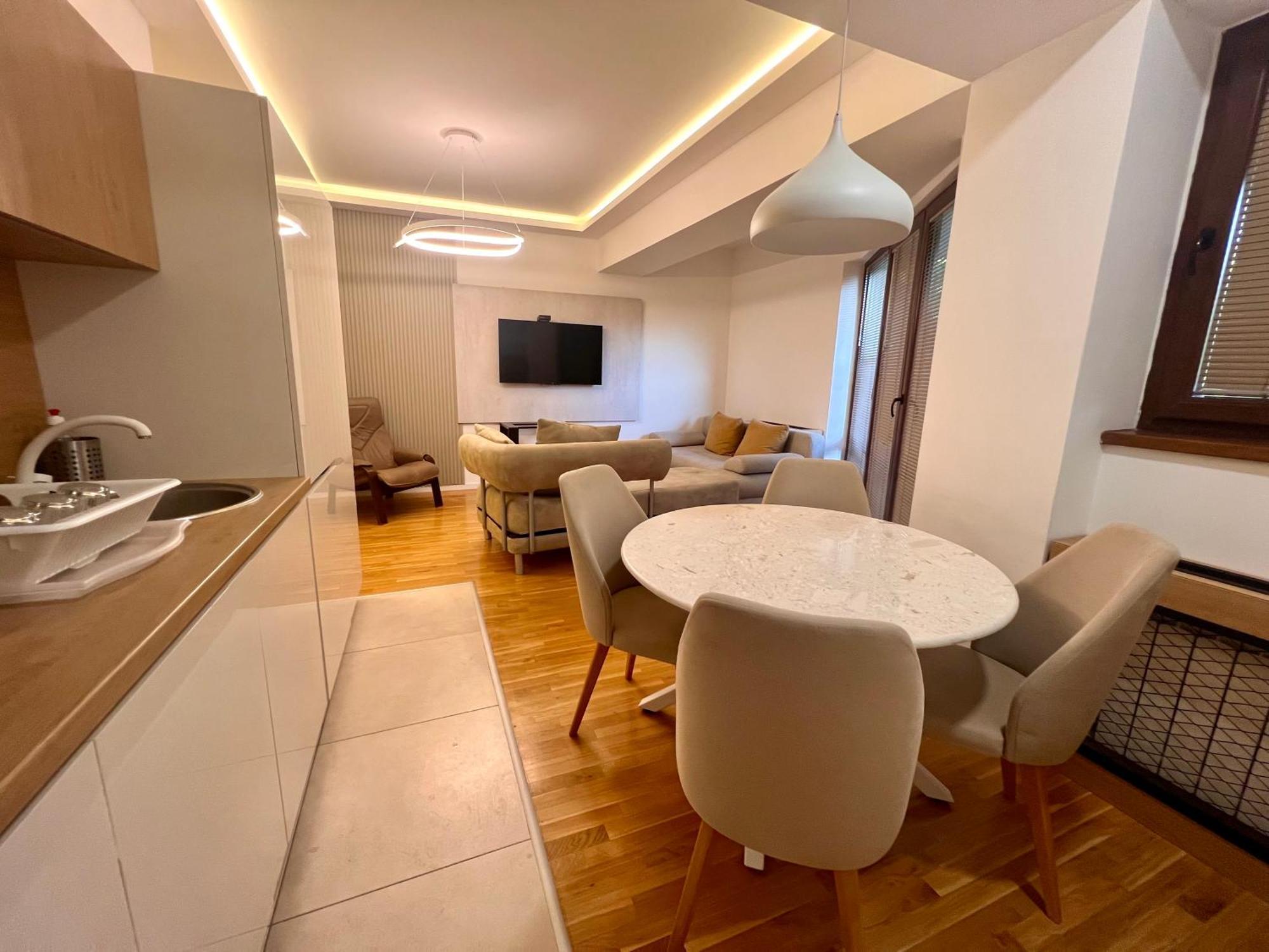 Gigi Apartment By Eluxory Skopje Bagian luar foto