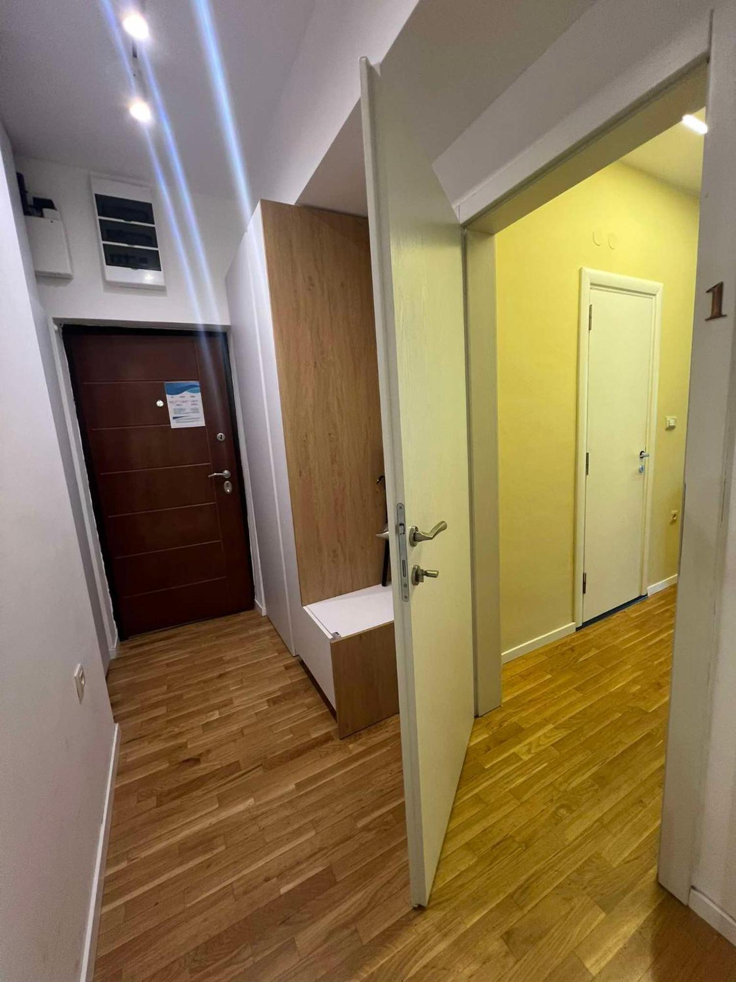 Gigi Apartment By Eluxory Skopje Bagian luar foto