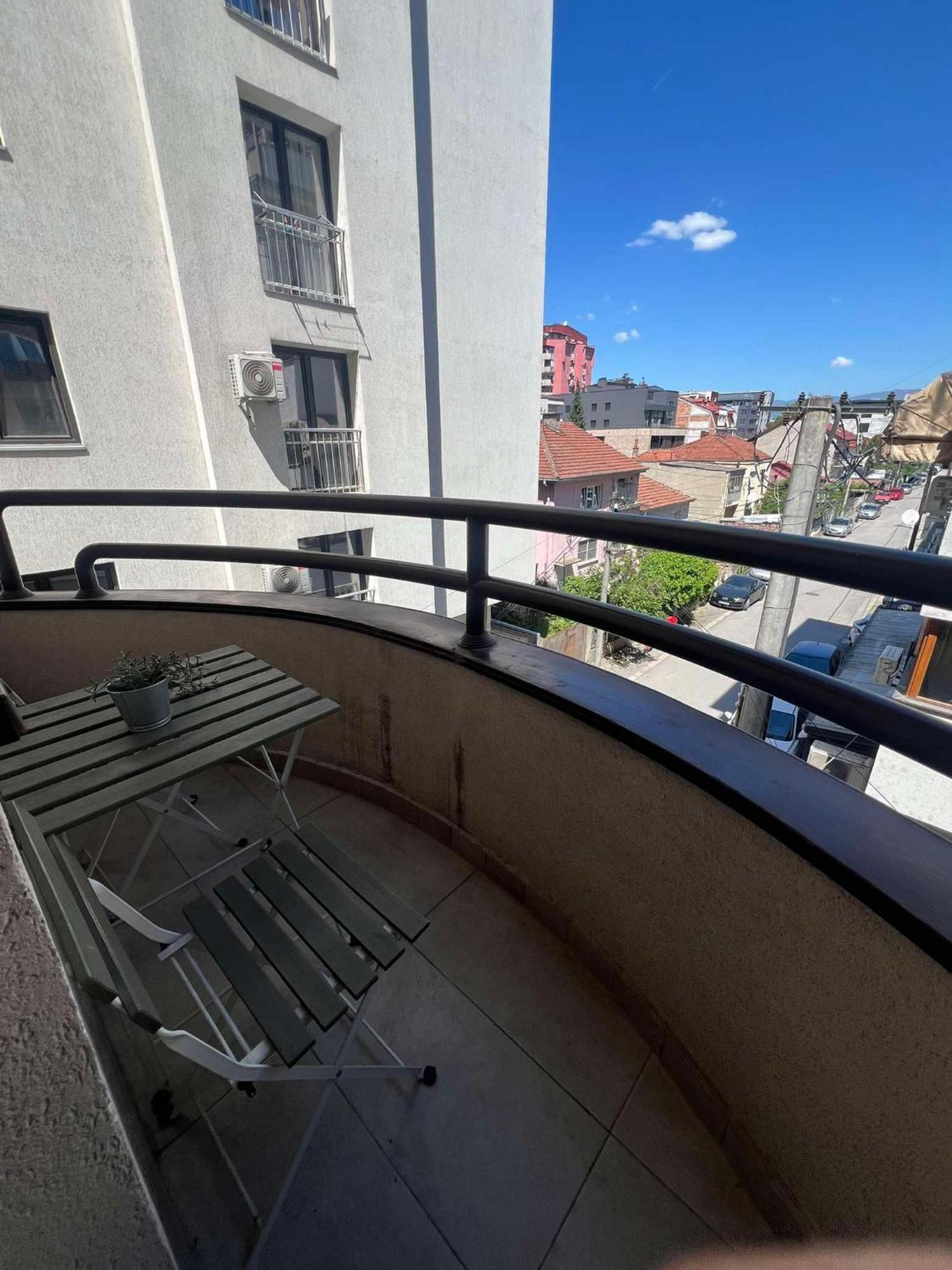 Gigi Apartment By Eluxory Skopje Bagian luar foto